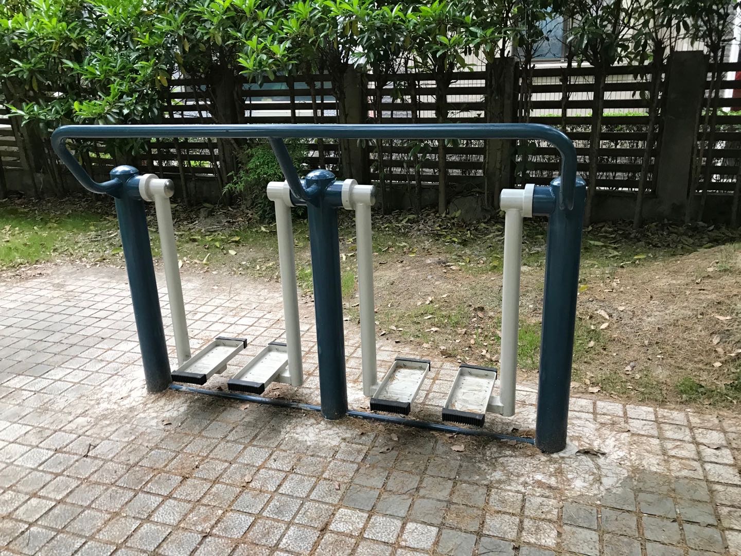 二位太空漫步機