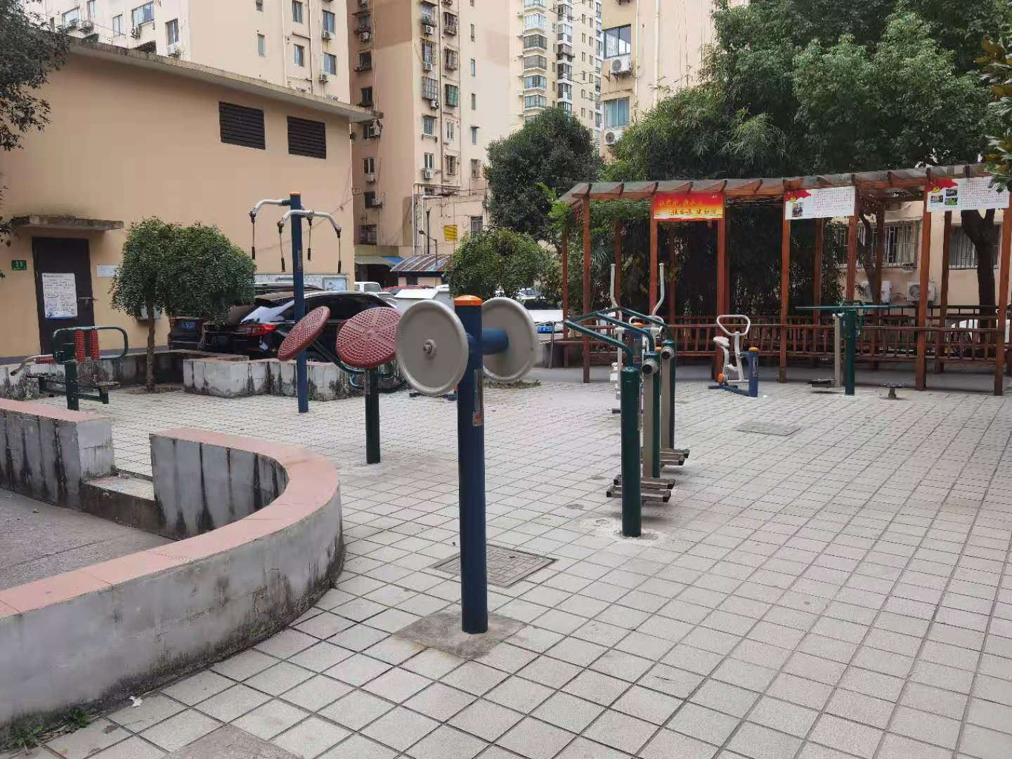 靜安區大寧路街道延峰居委健身點（延長中路561弄）