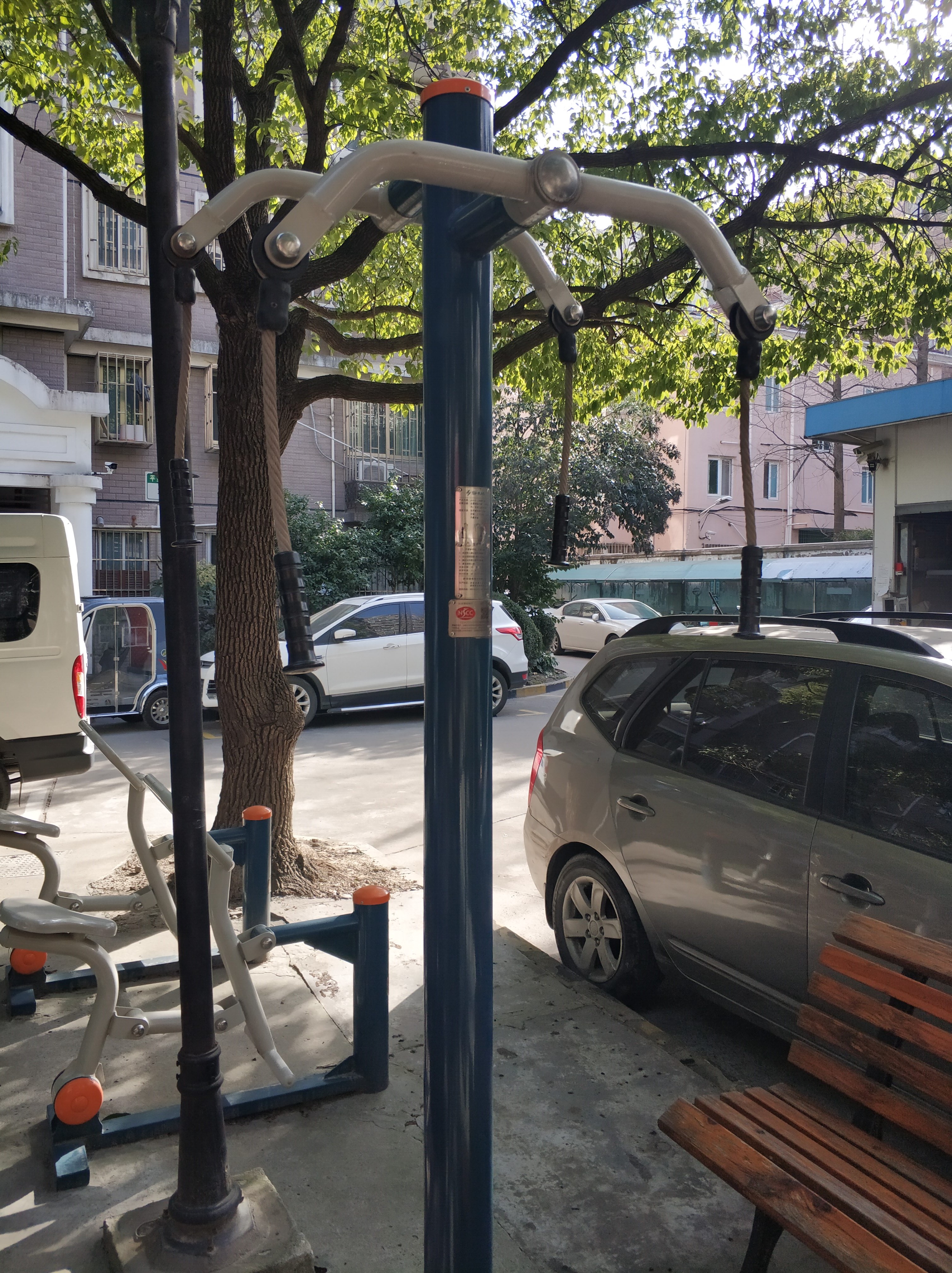 靜安區共和新路街道和樂居委健身點（平型關路68弄二）