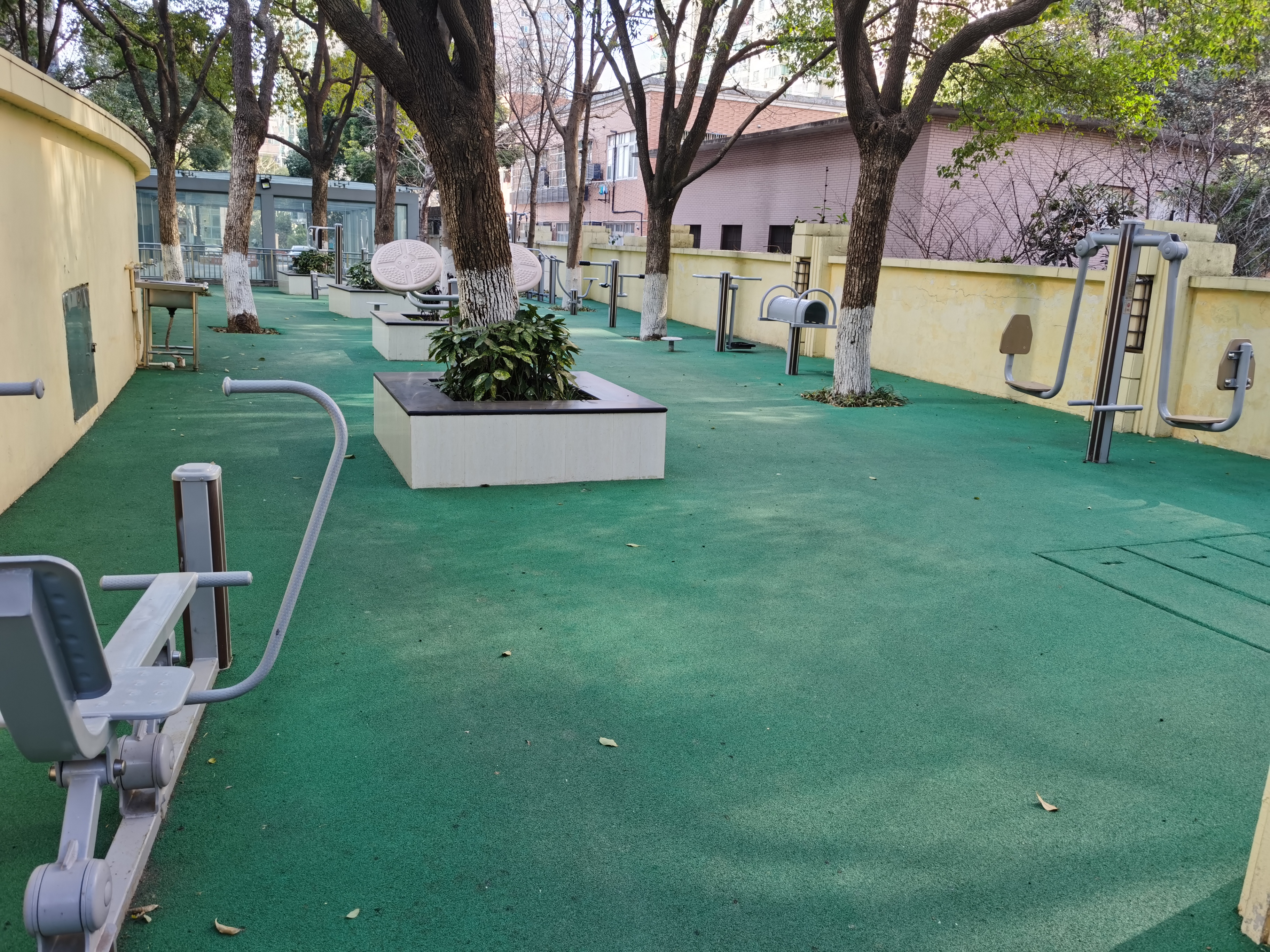 靜安區共和新路街道申地居委健身點（和田路280弄）