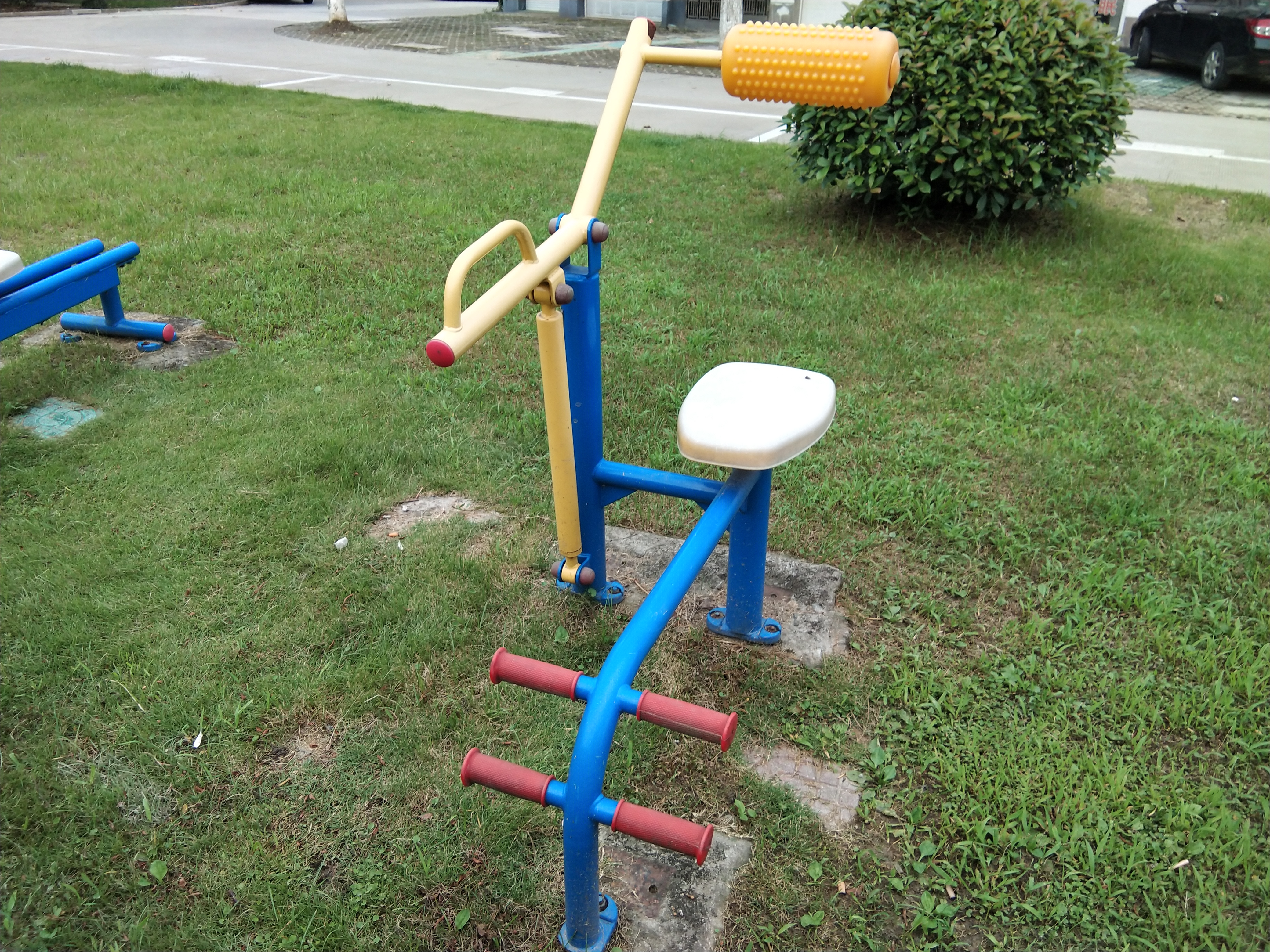腰背伸展器