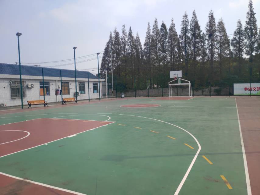 新海生活服務中心籃球場