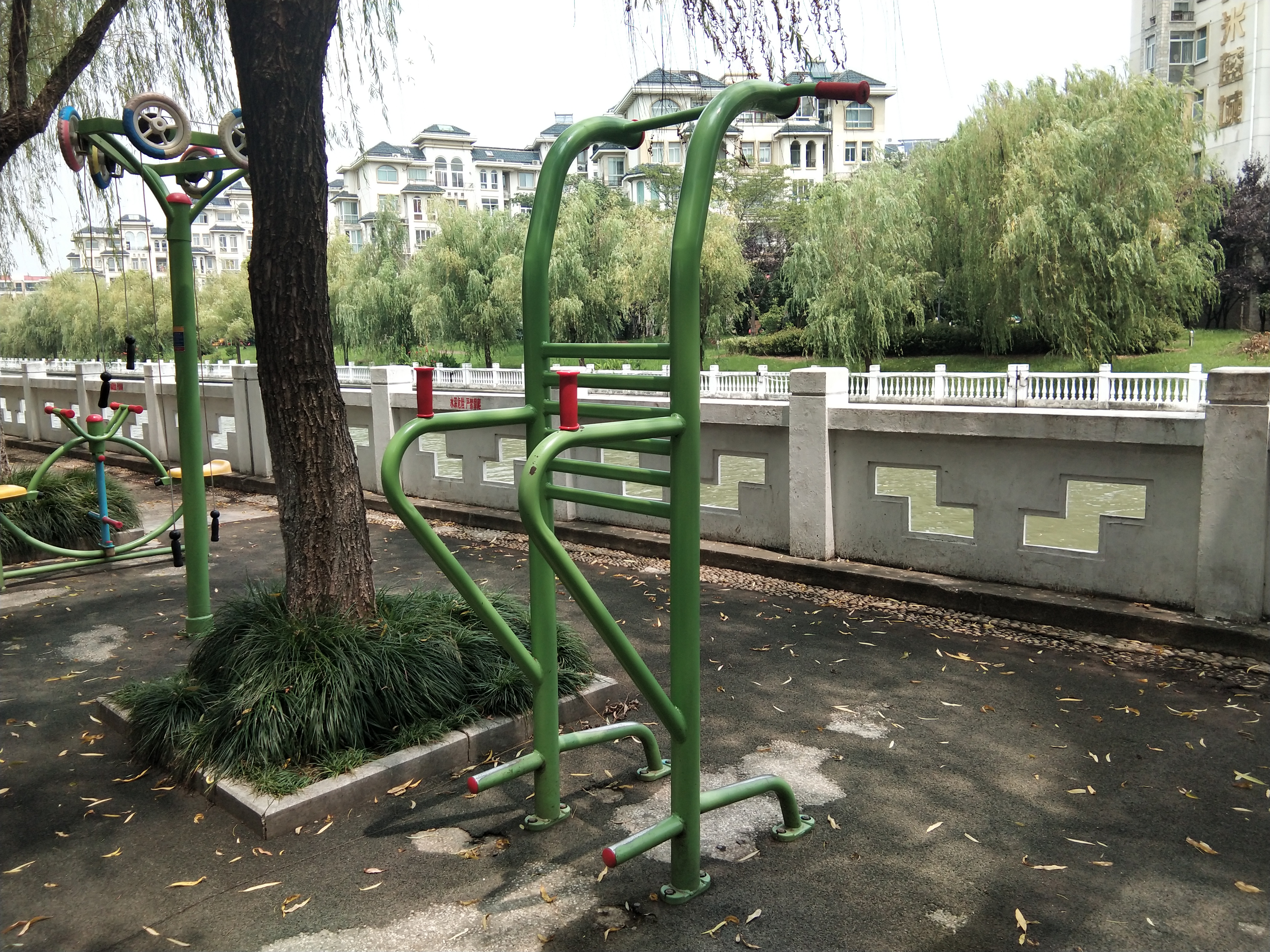 多功能鍛煉器