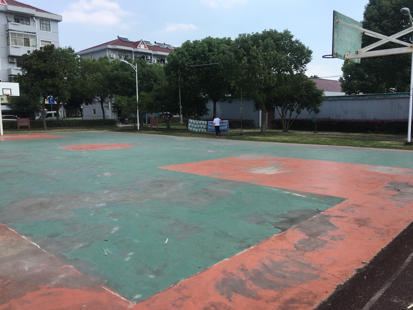 五厙籃球場