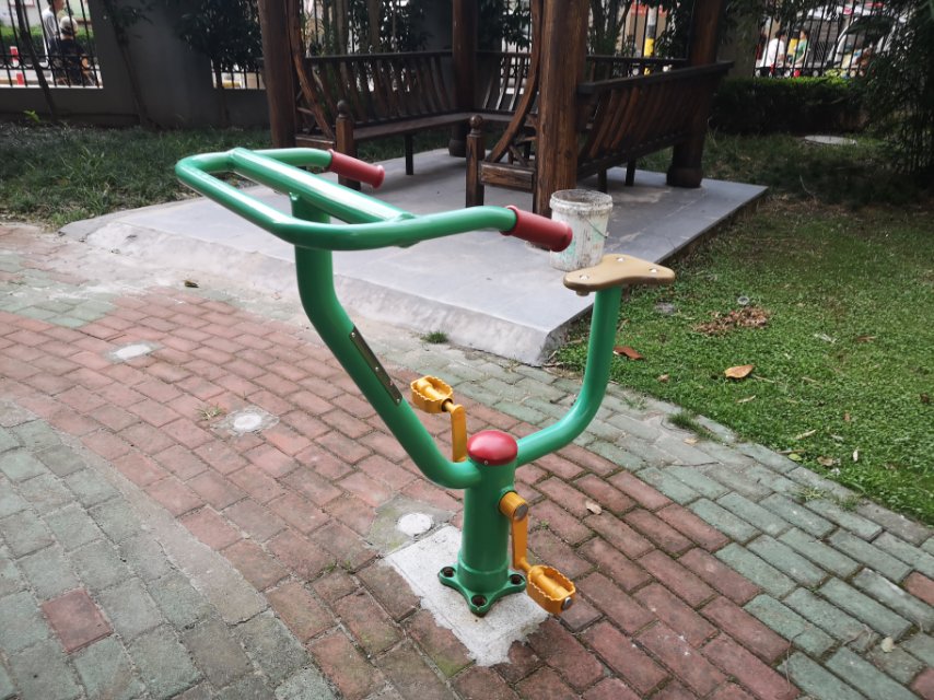 直立健身車