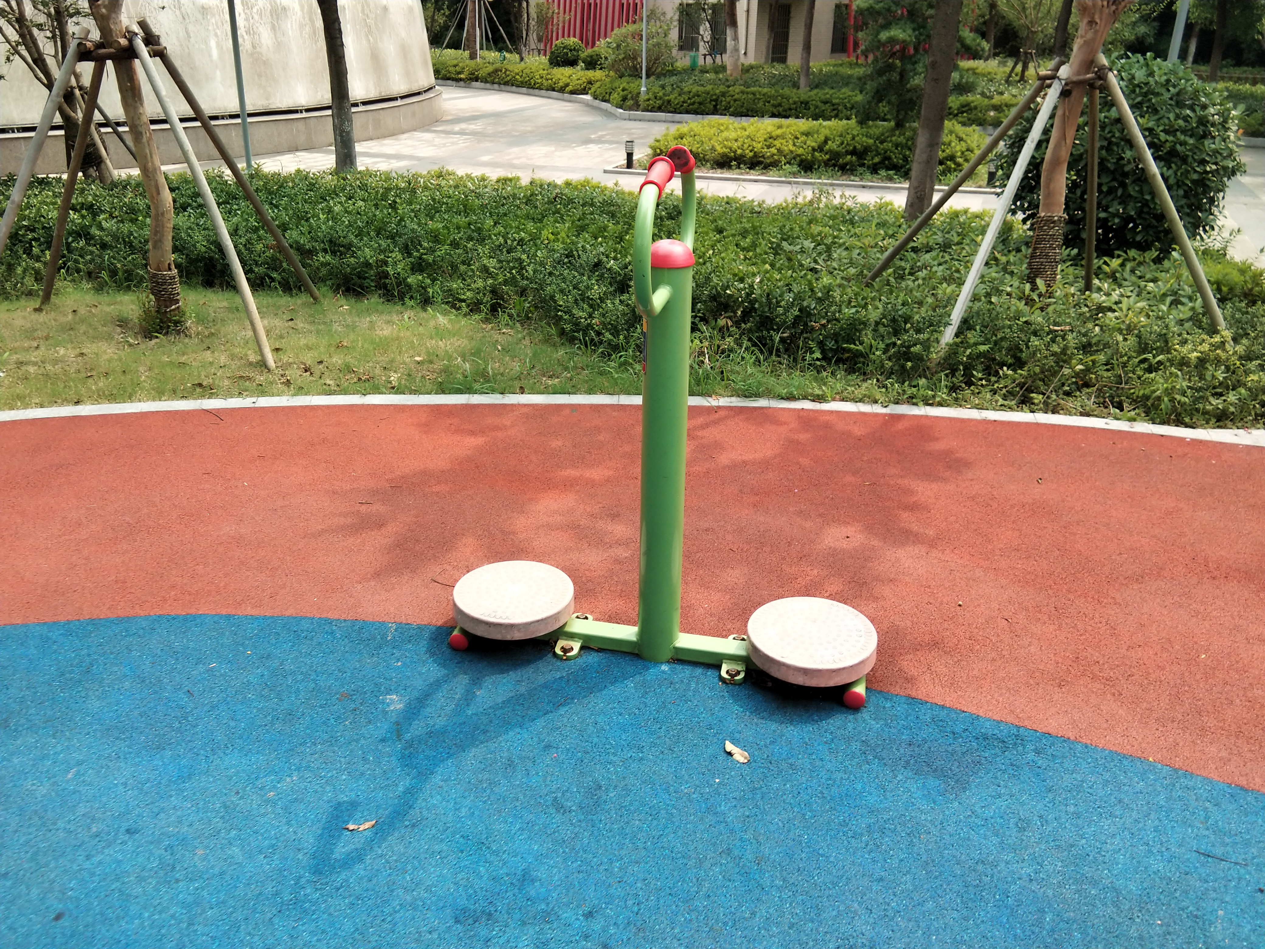 扭腰器