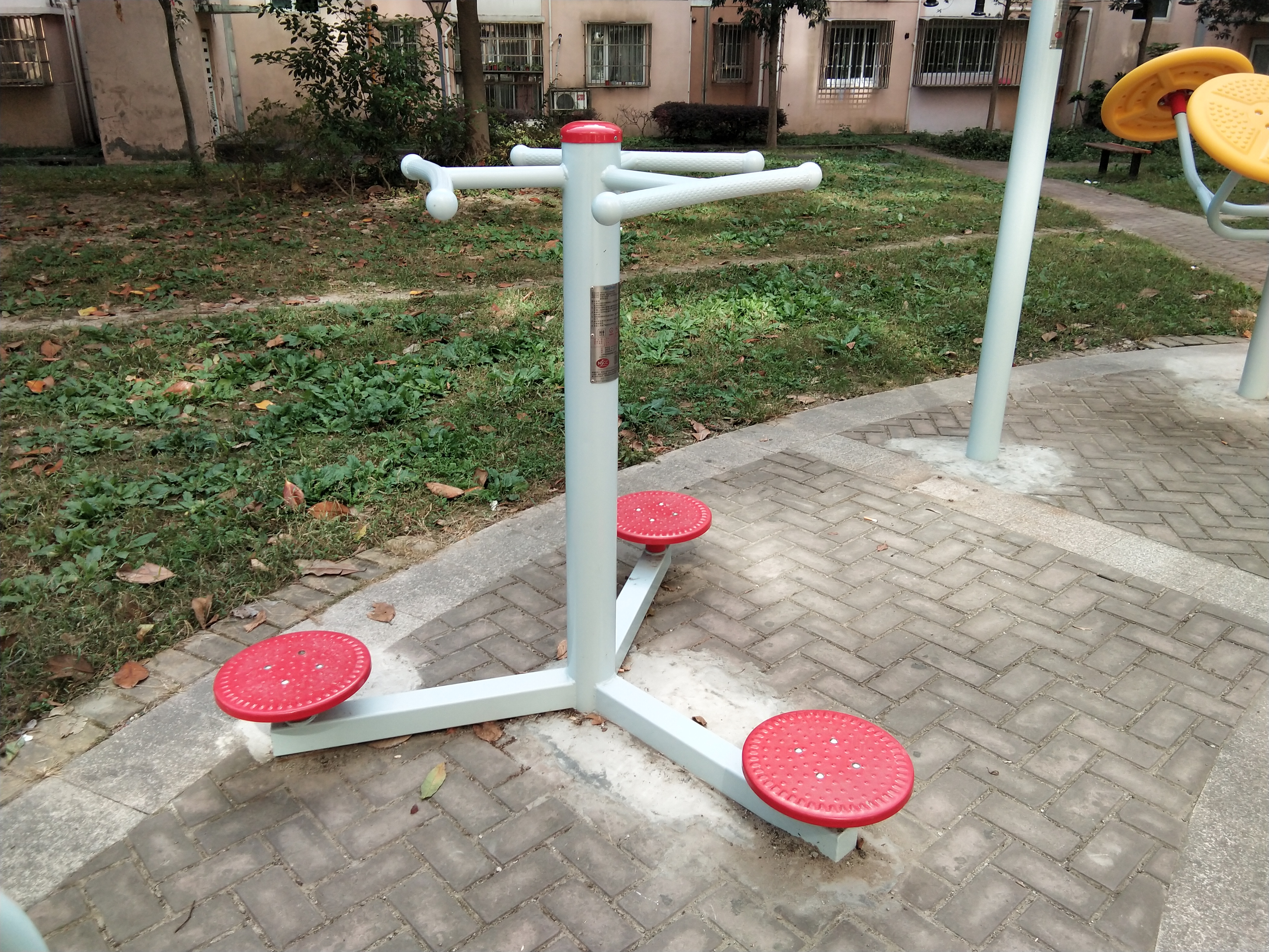 三位扭腰器