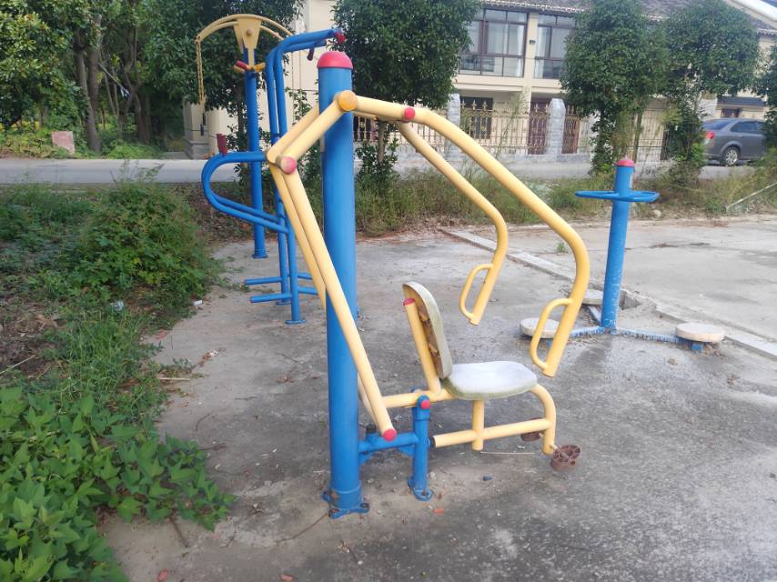自重推胸器