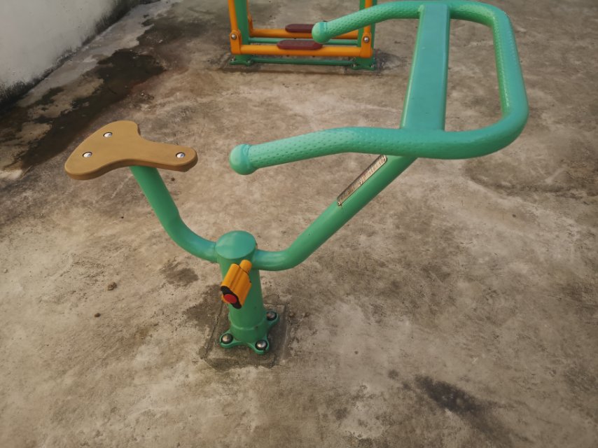 直立健身車