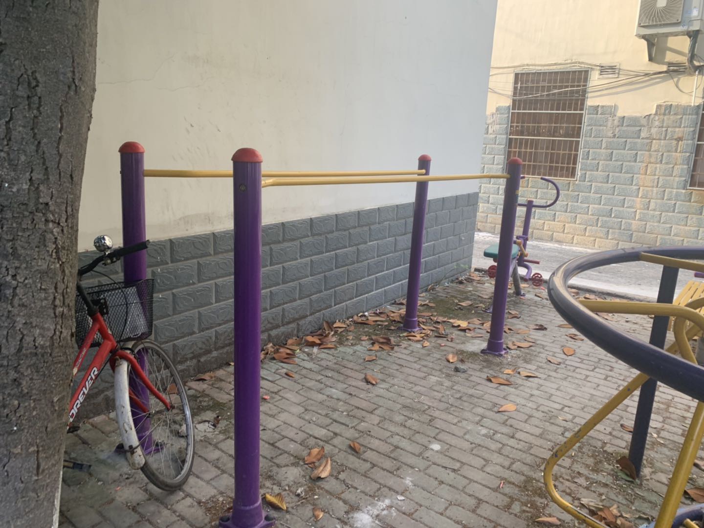 雙杠健身器