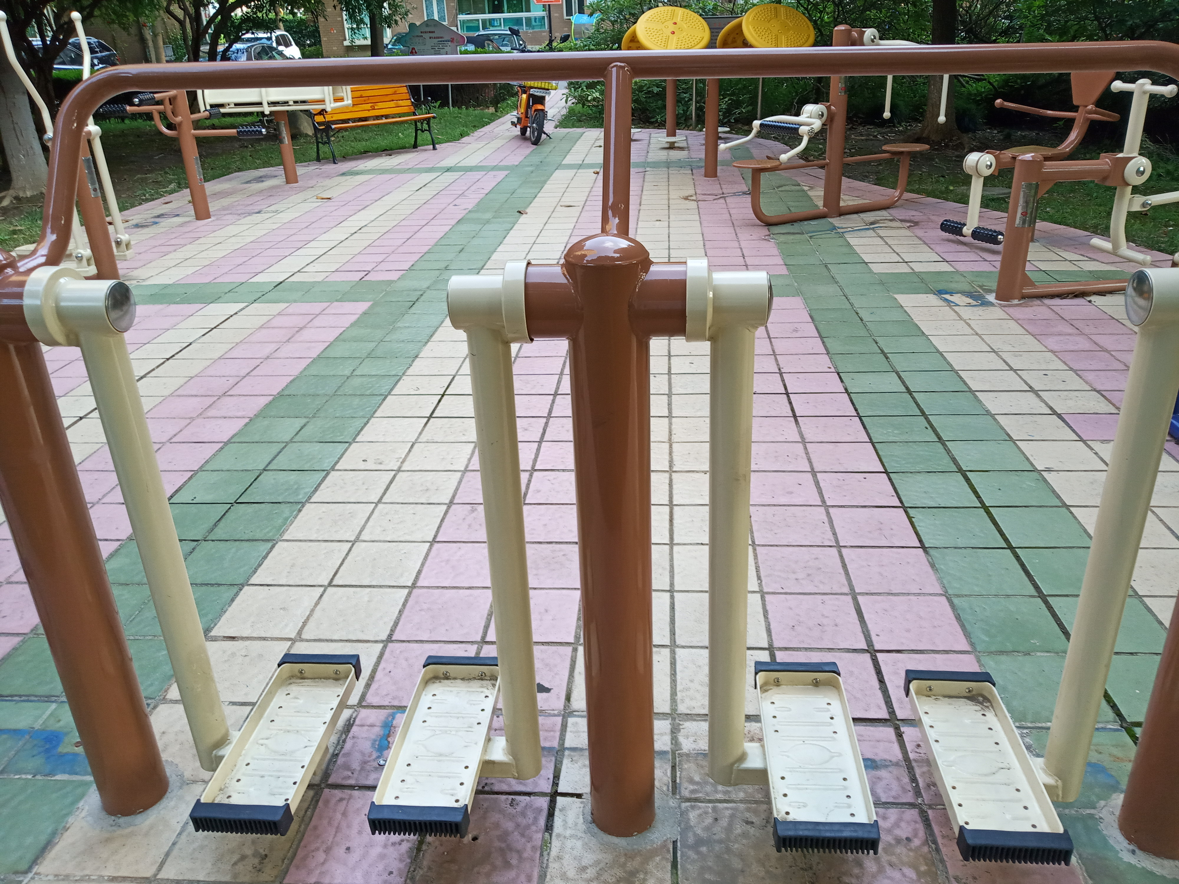 二位太空漫步機