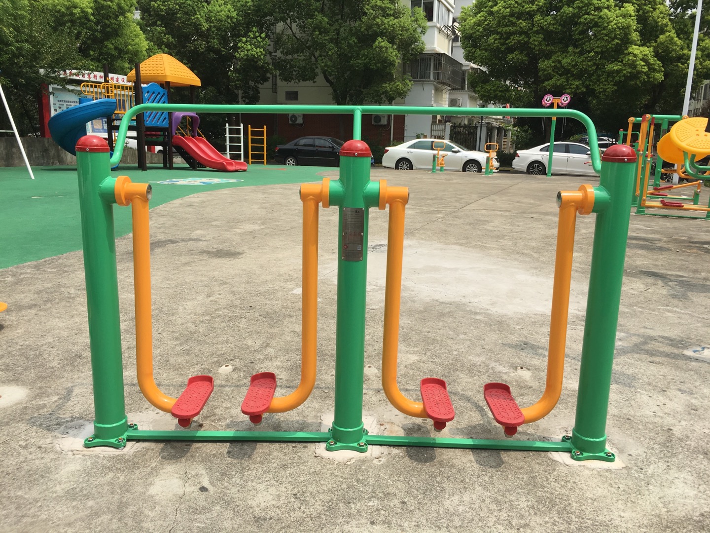 兩聯漫步機
