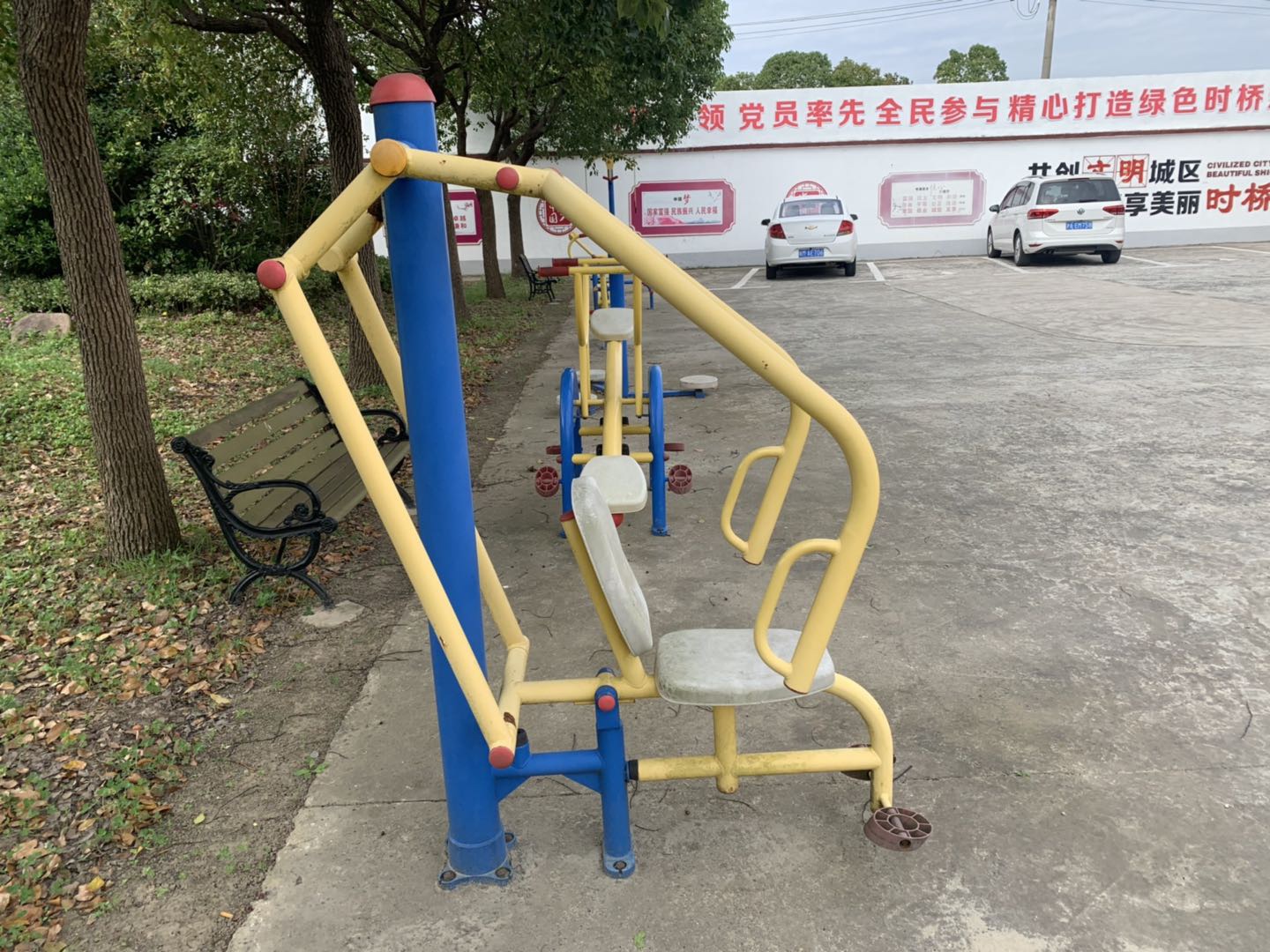 自重拉胸器