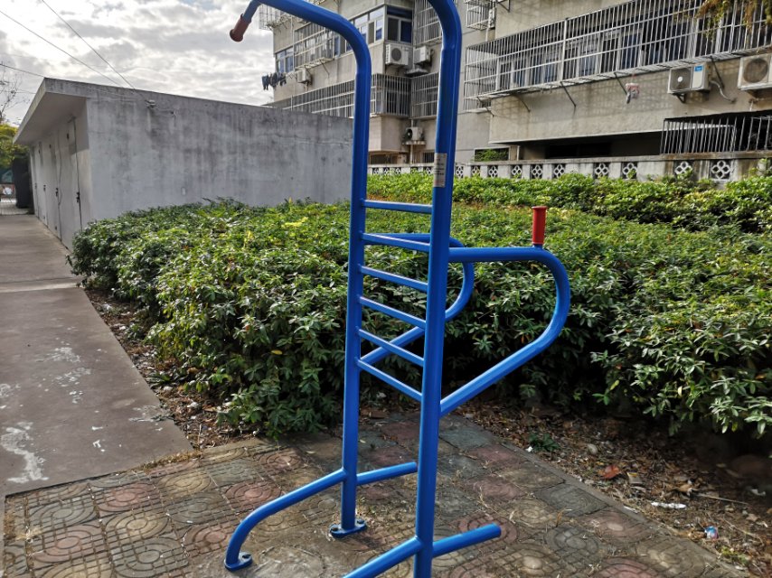多功能訓練器