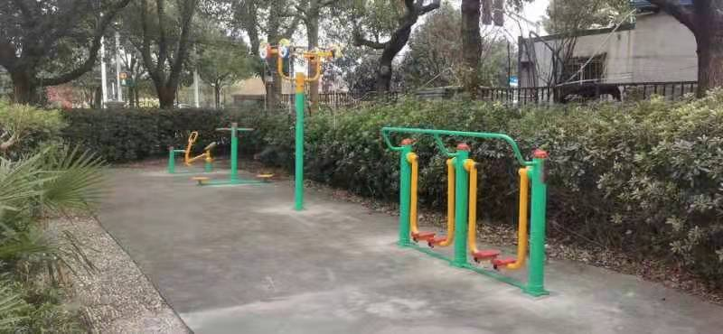 金象華庭小區健身點