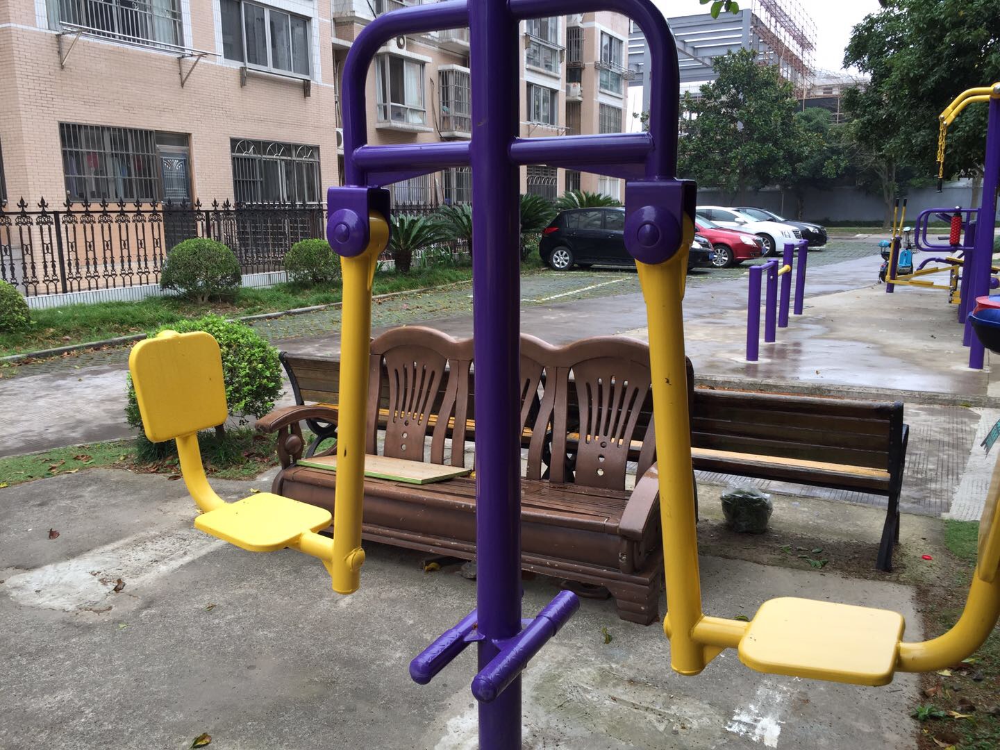 雙位蹬力器