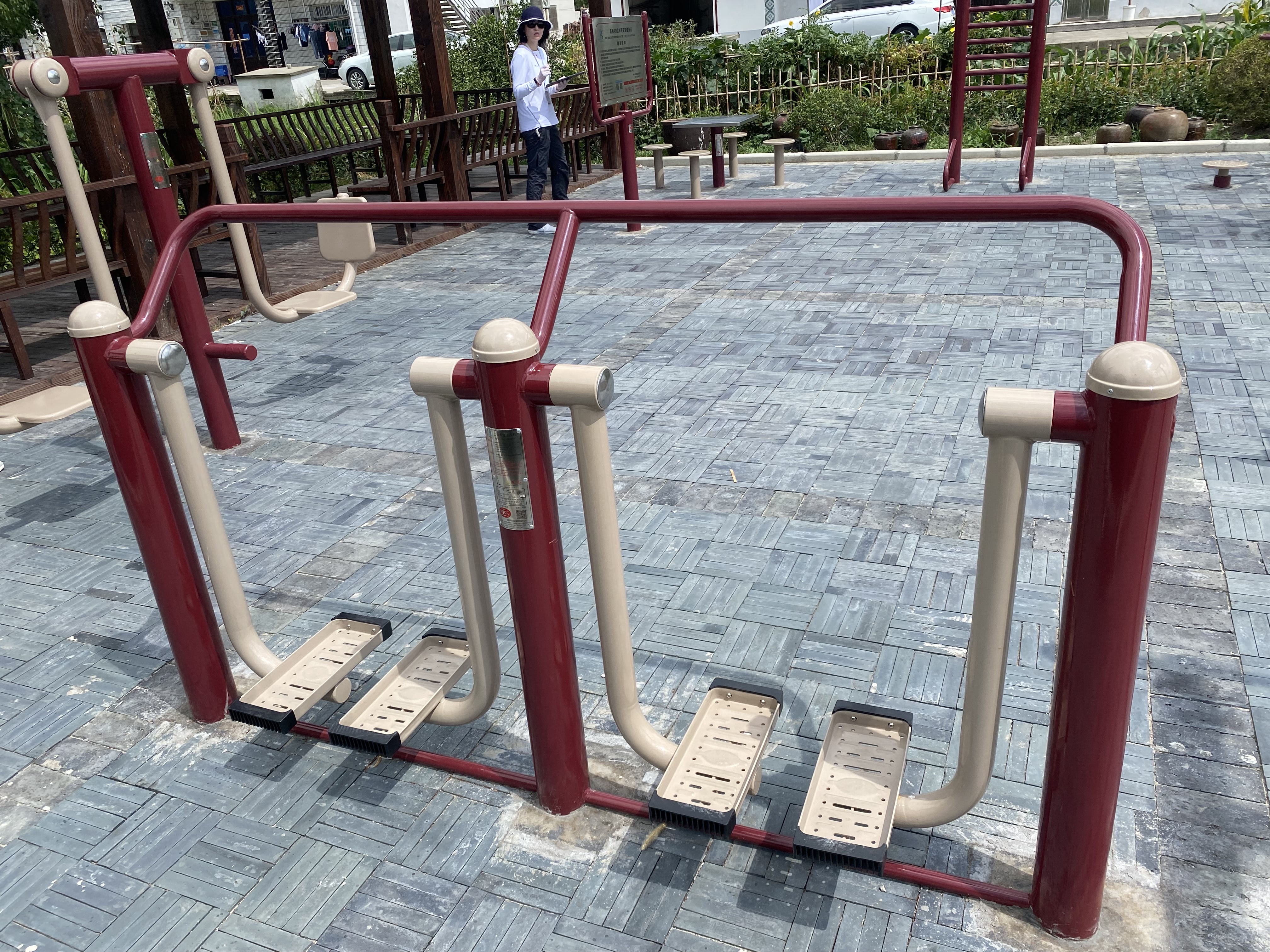 二位太空漫步機