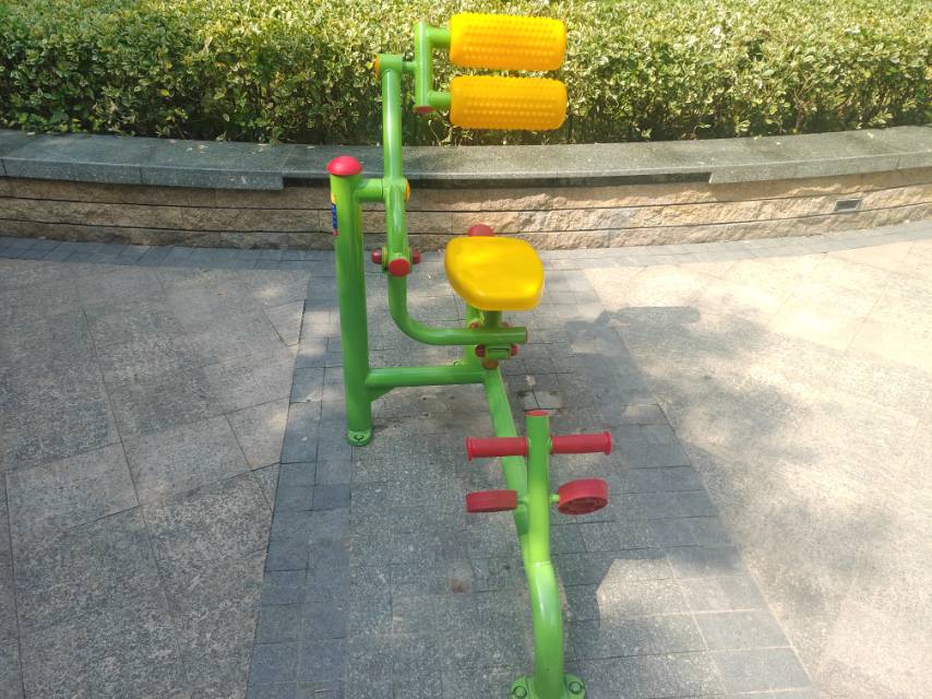 腹背鍛煉器