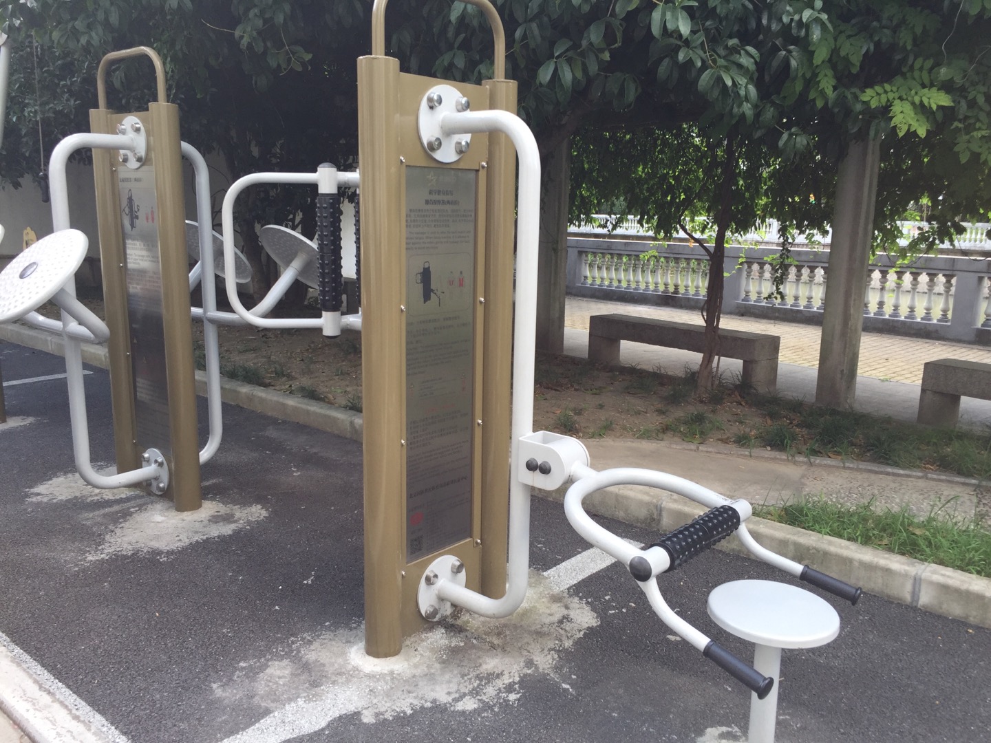 腰背按摩器