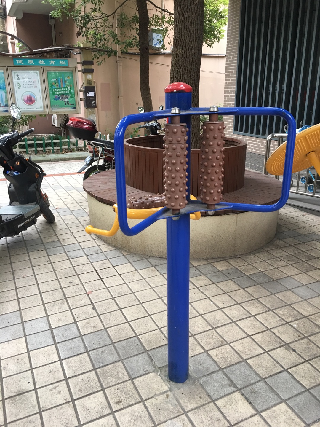 腰背按摩器