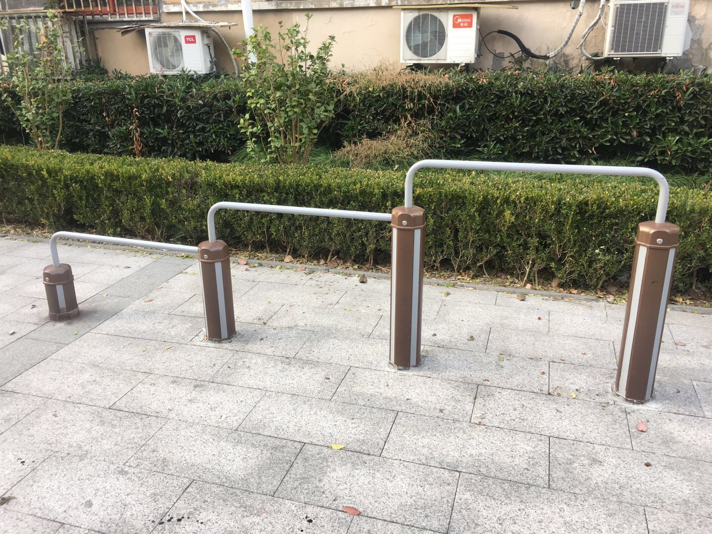 彈震壓腿器