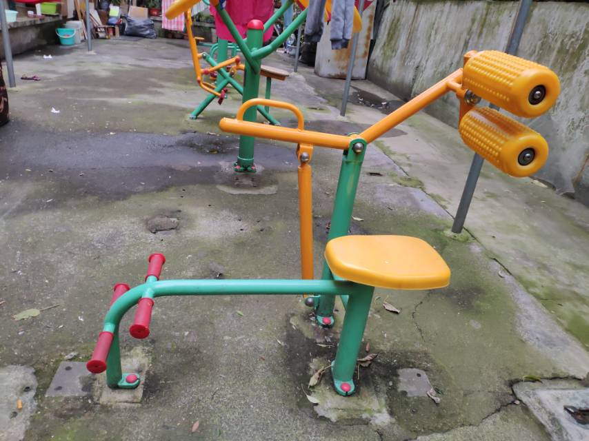 腹背鍛煉器
