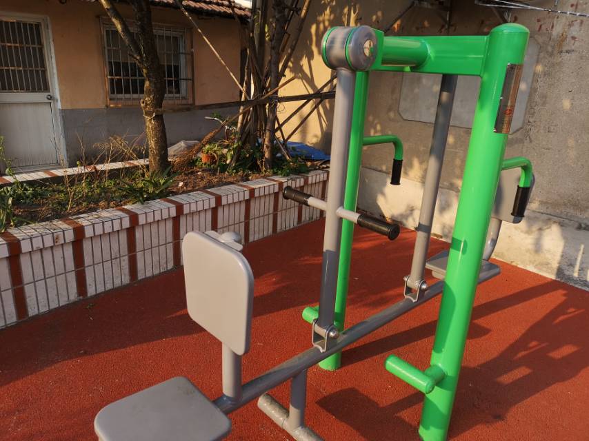 互動式坐蹬推拉訓練器