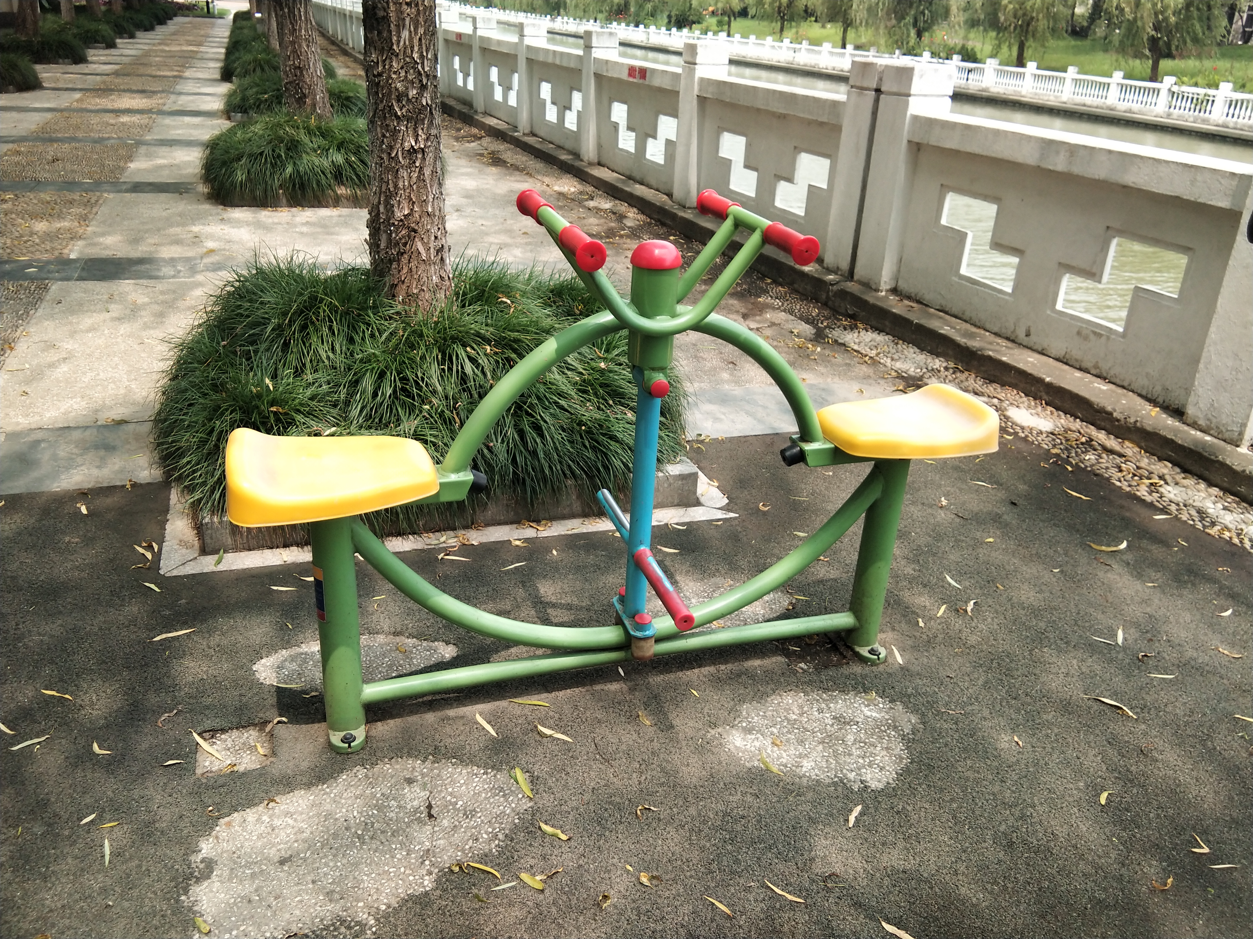 下肢康復器