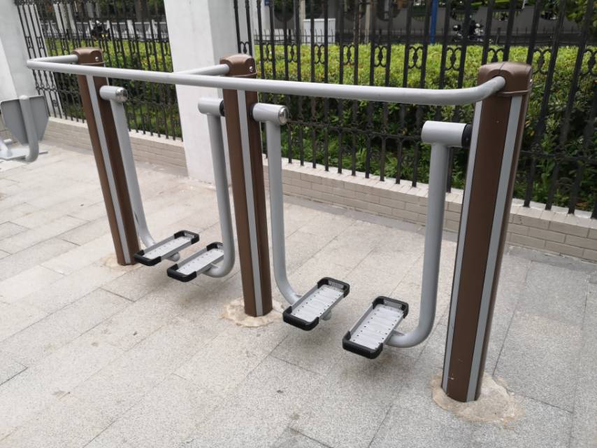 雙位太空漫步機