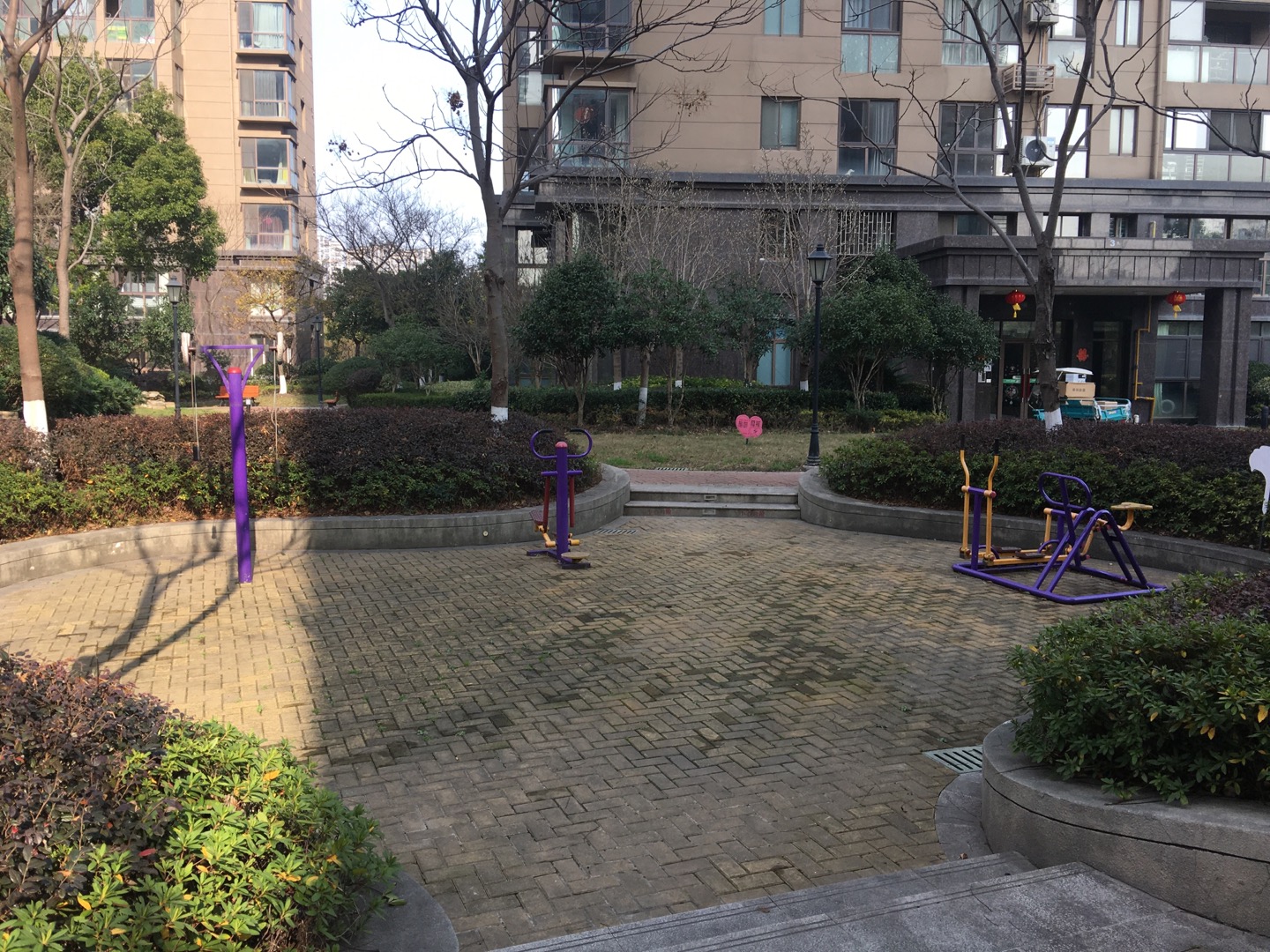 常發豪庭小區3號樓南側老年康樂設施市民健身點