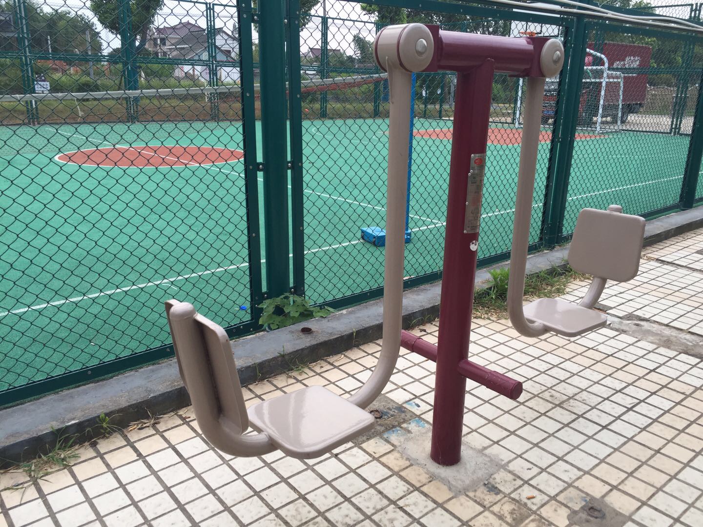 雙人坐蹬器