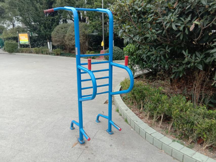 多功能訓練器