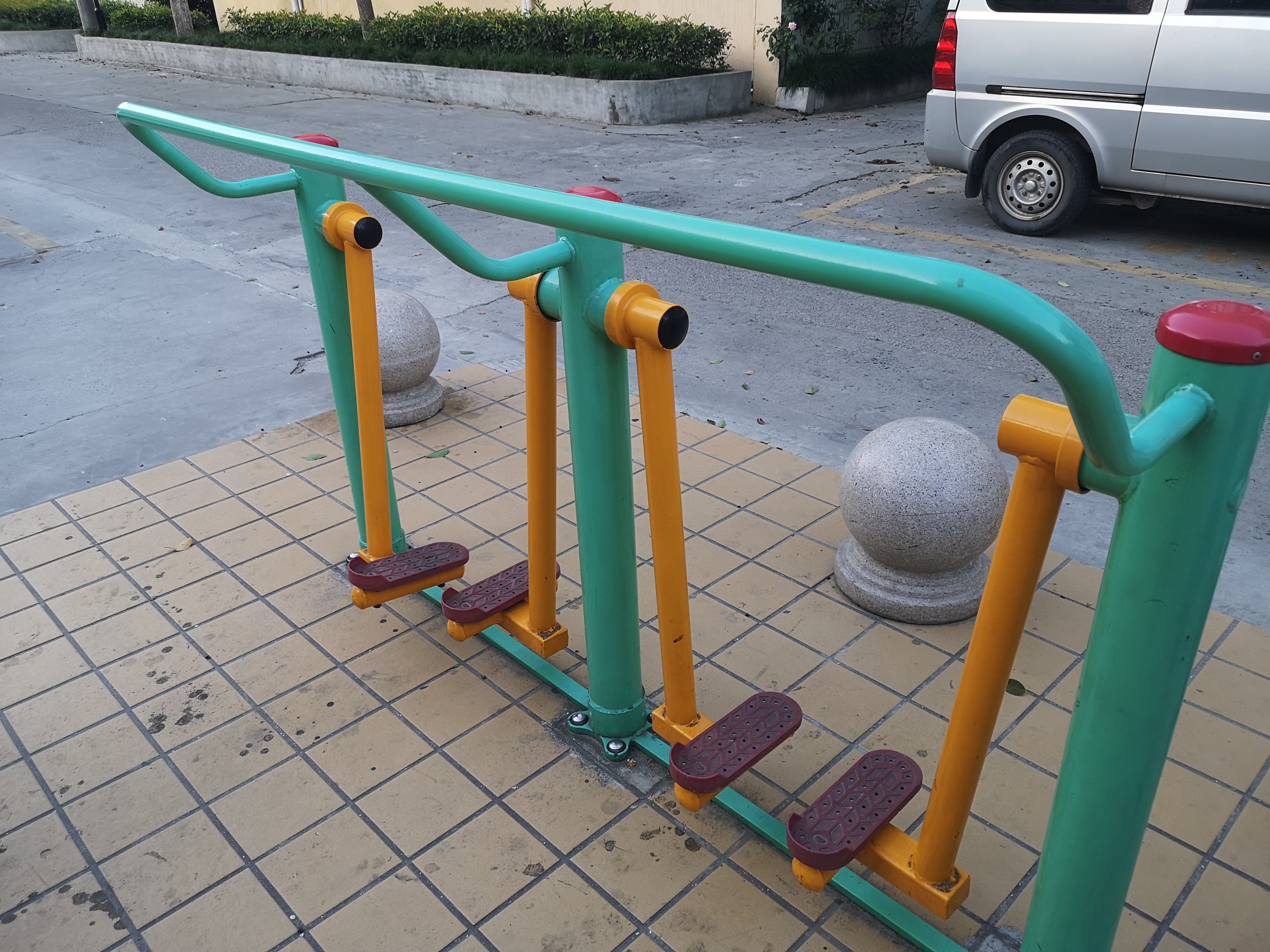 兩聯漫步機