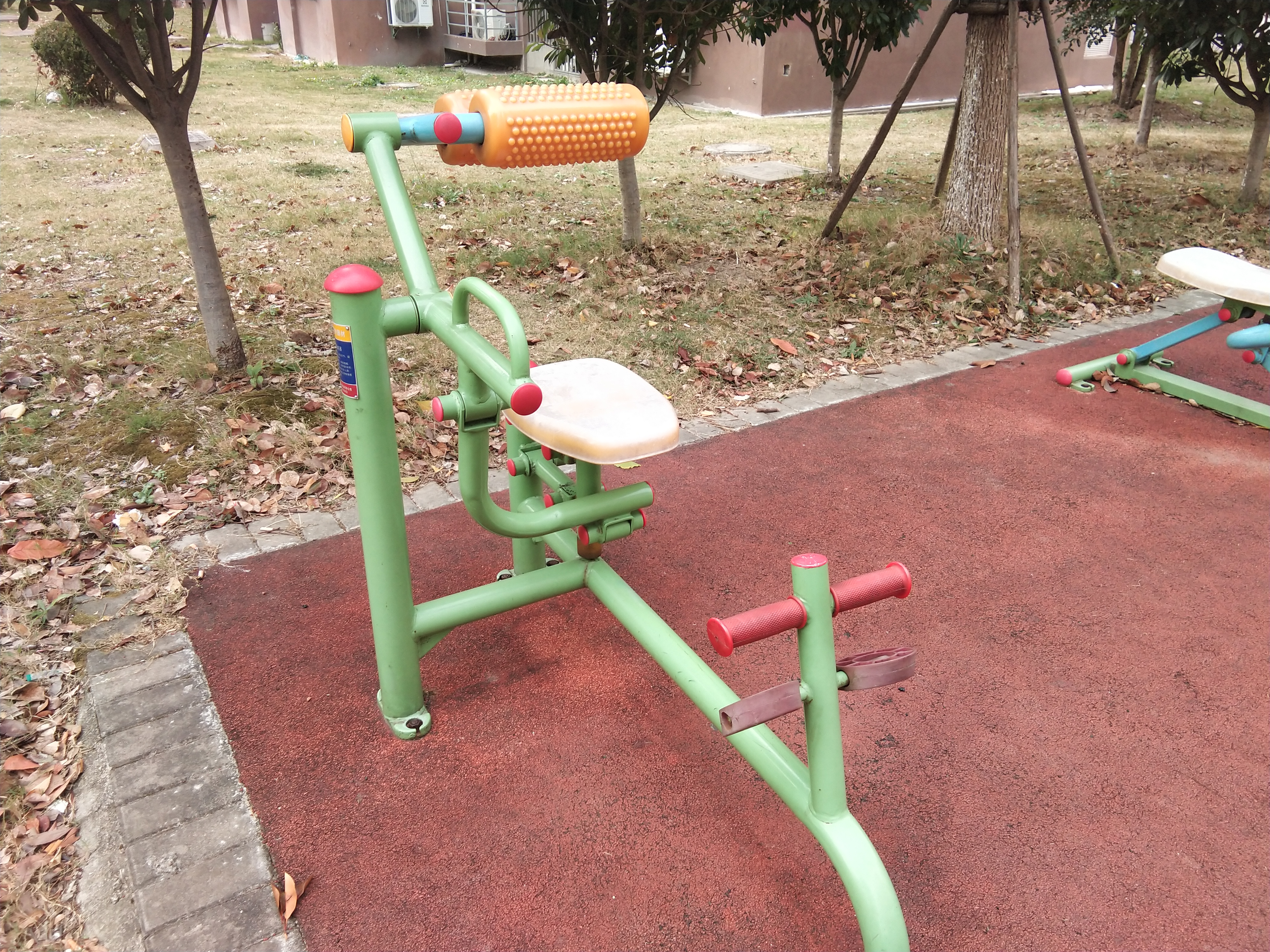 腹背鍛煉器