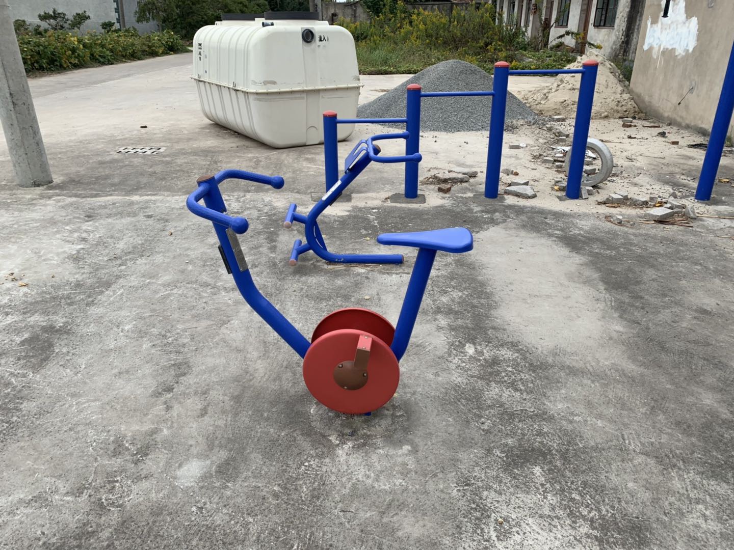 直立健身車