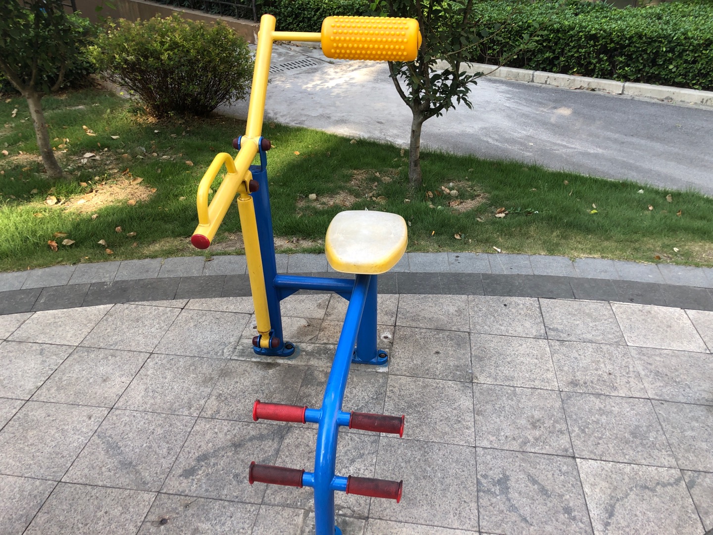 腹背鍛煉器