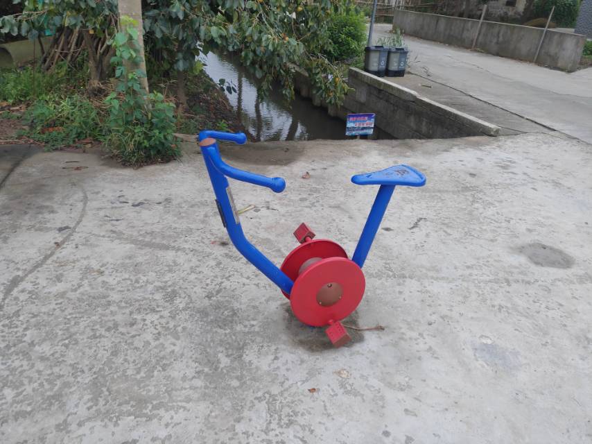 直立健身車