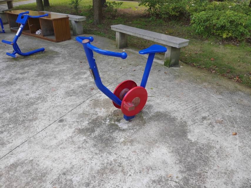 直立健身車