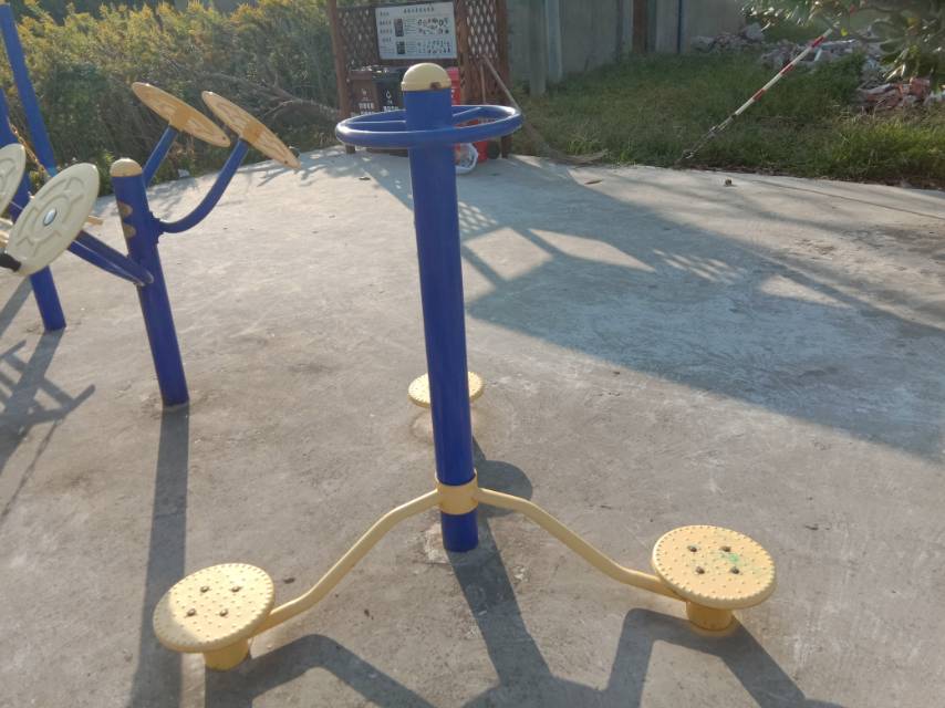 三人扭腰器