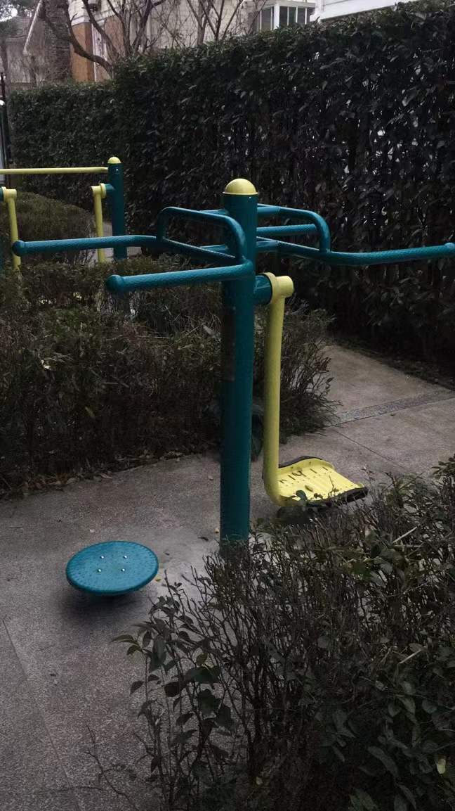 扭腰鐘擺器