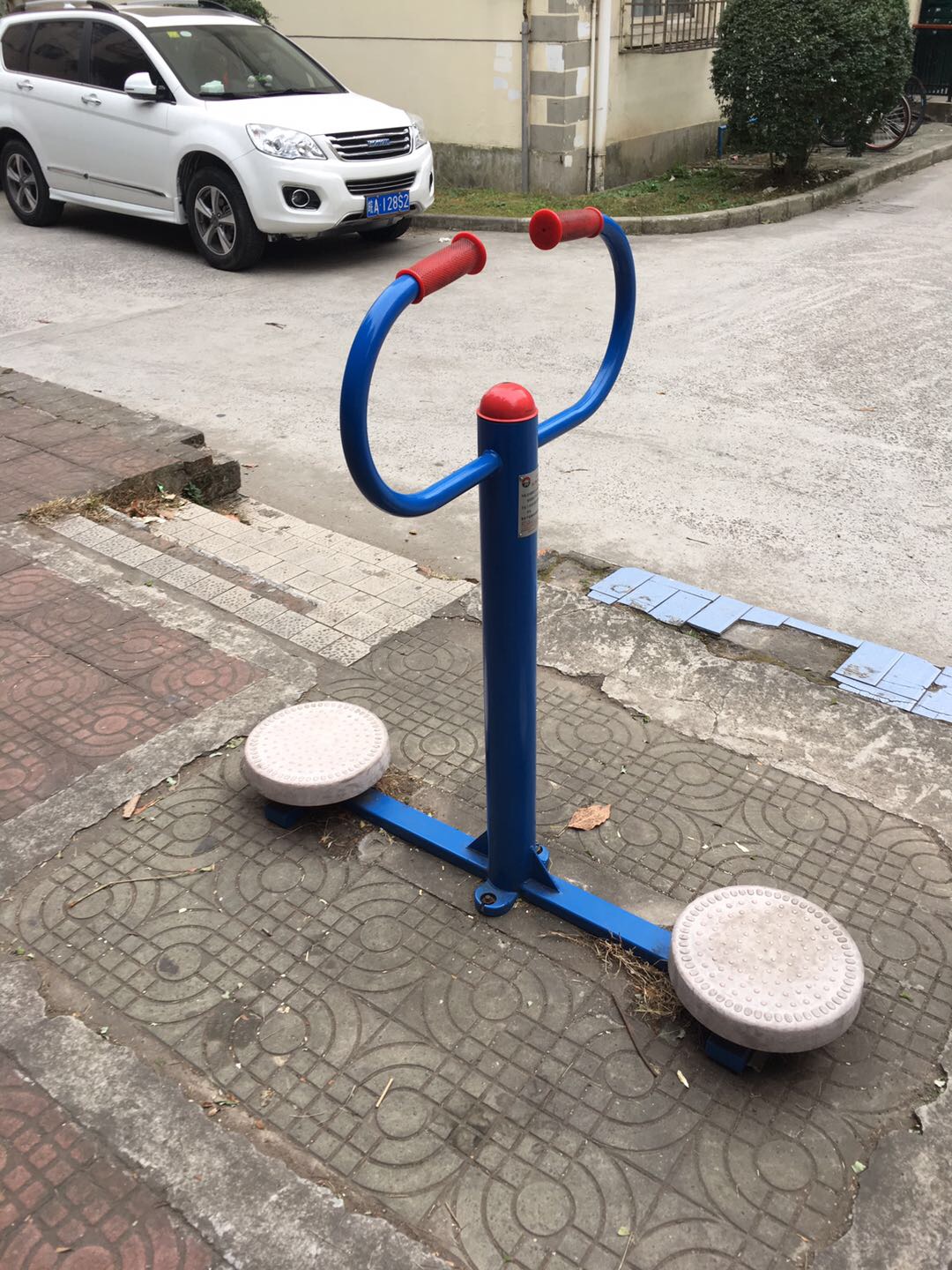 扭腰器