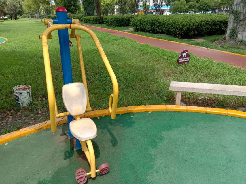 自重推胸器