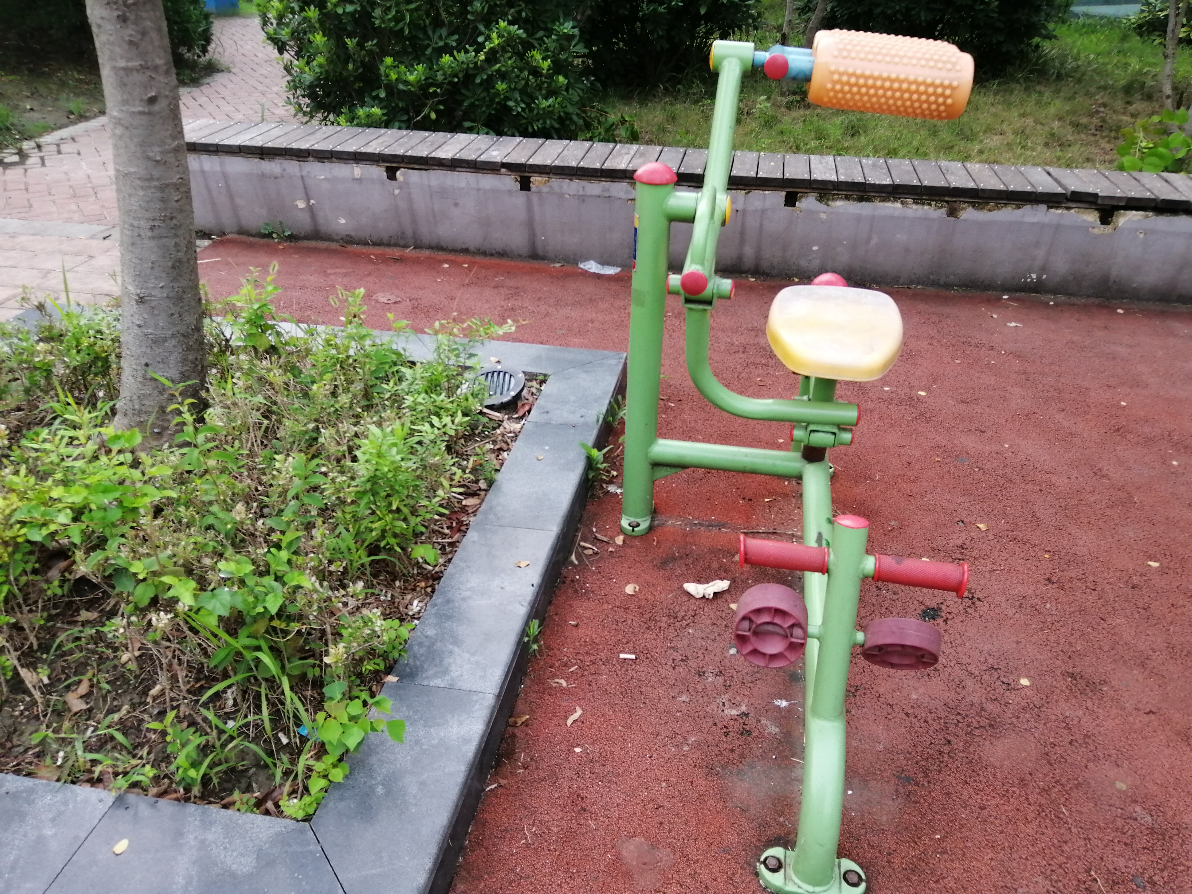 腹背鍛煉器