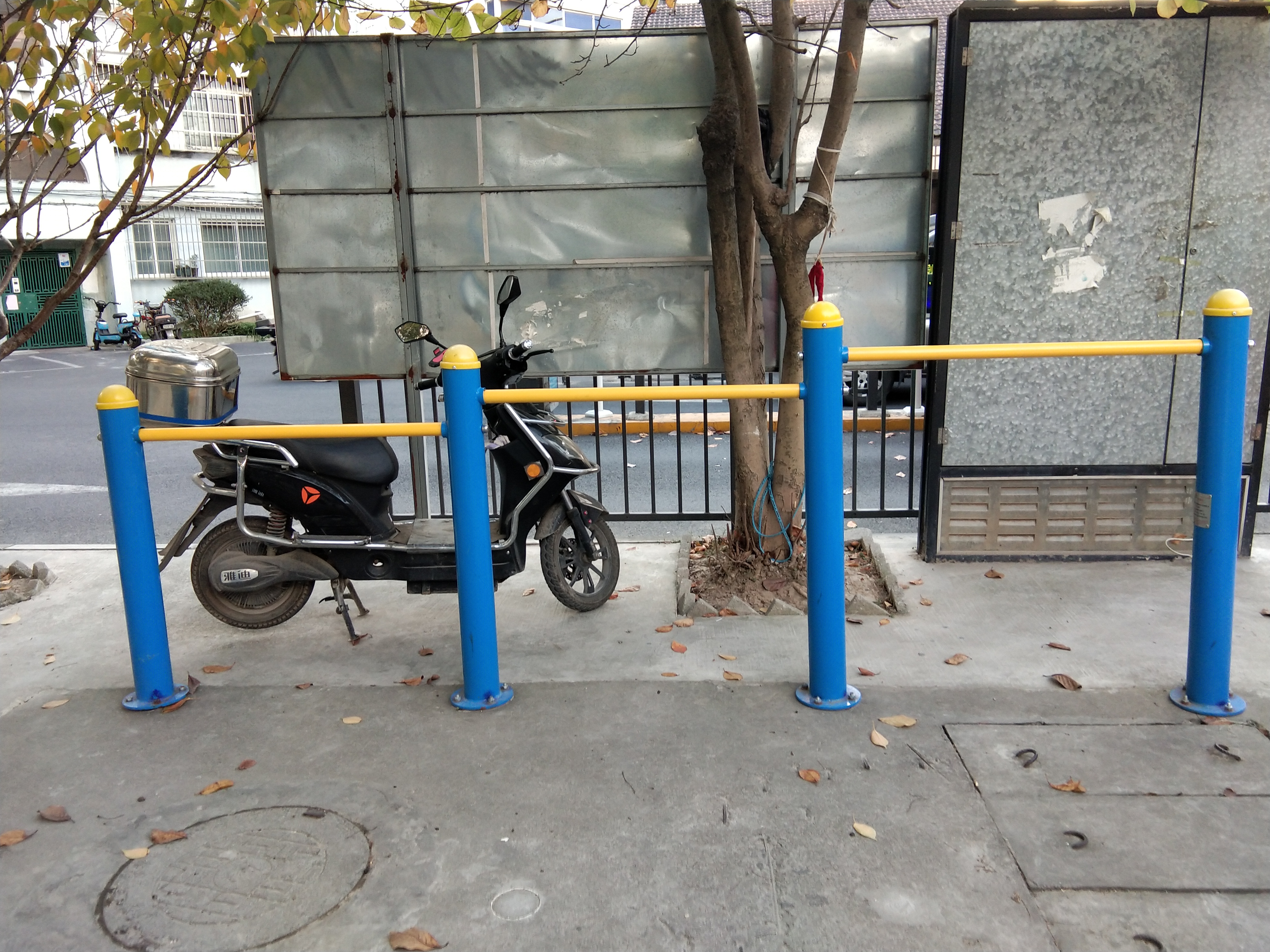 擱腿杠