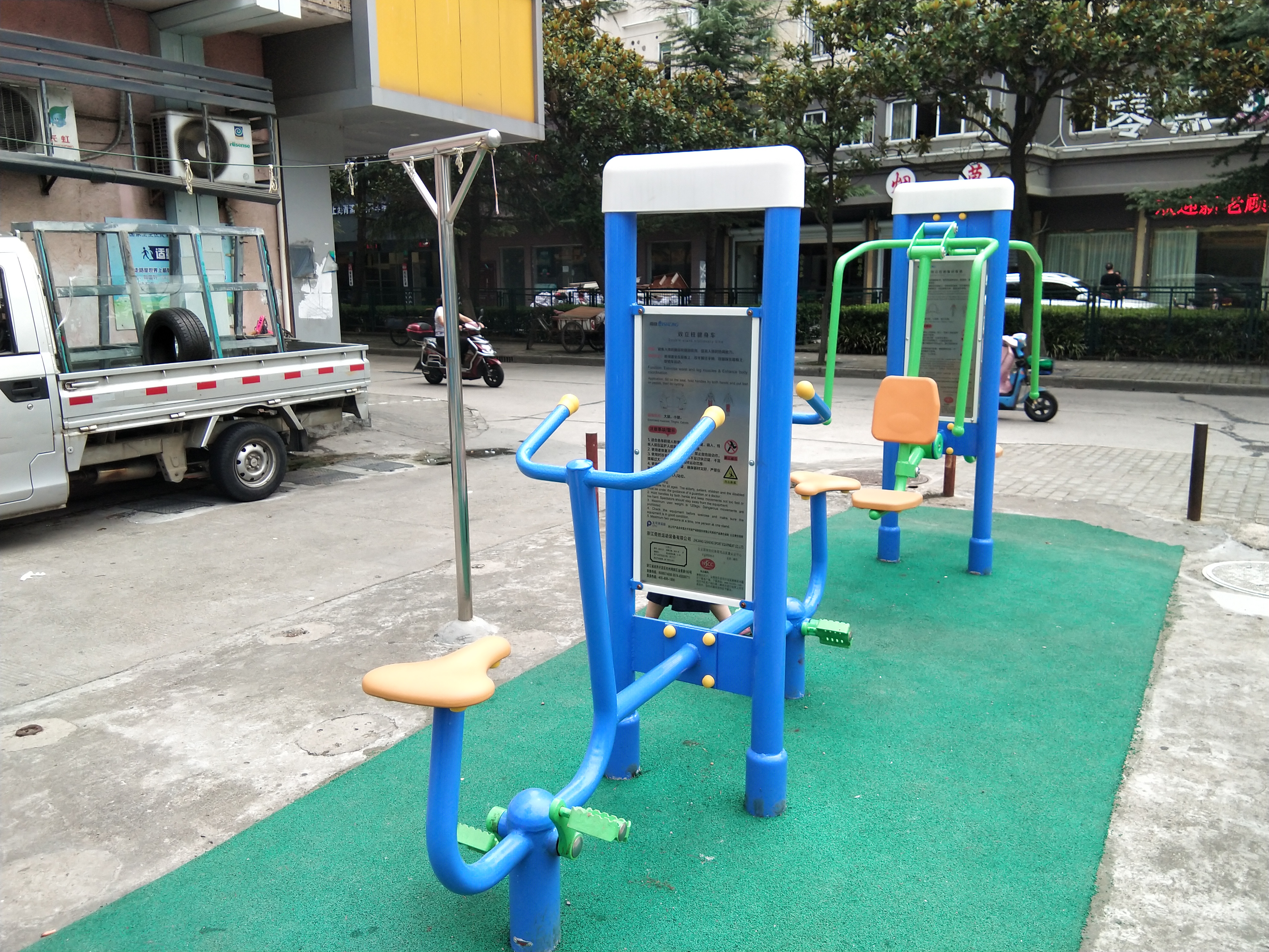 雙立柱健身車