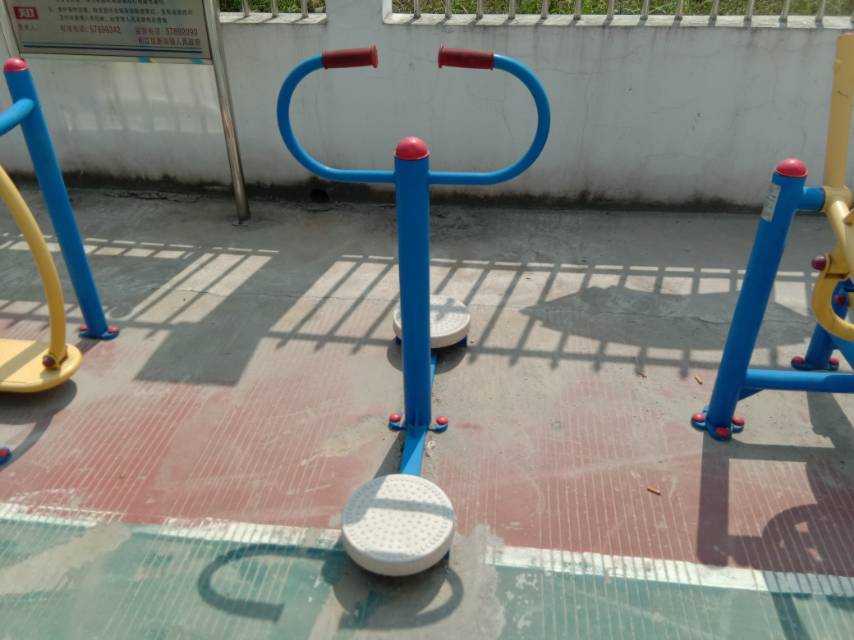 扭腰器