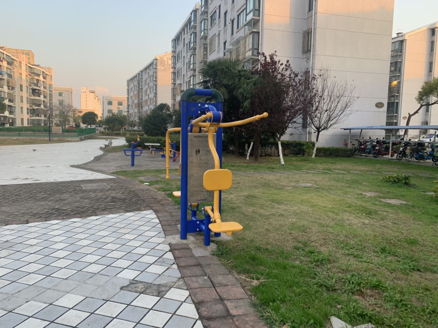 自重式訓練器