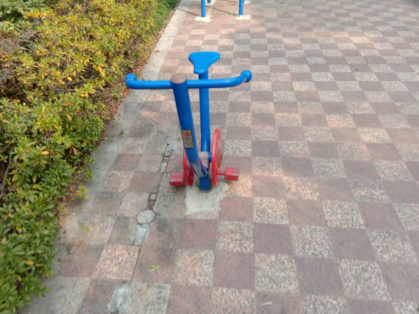 直立健身車