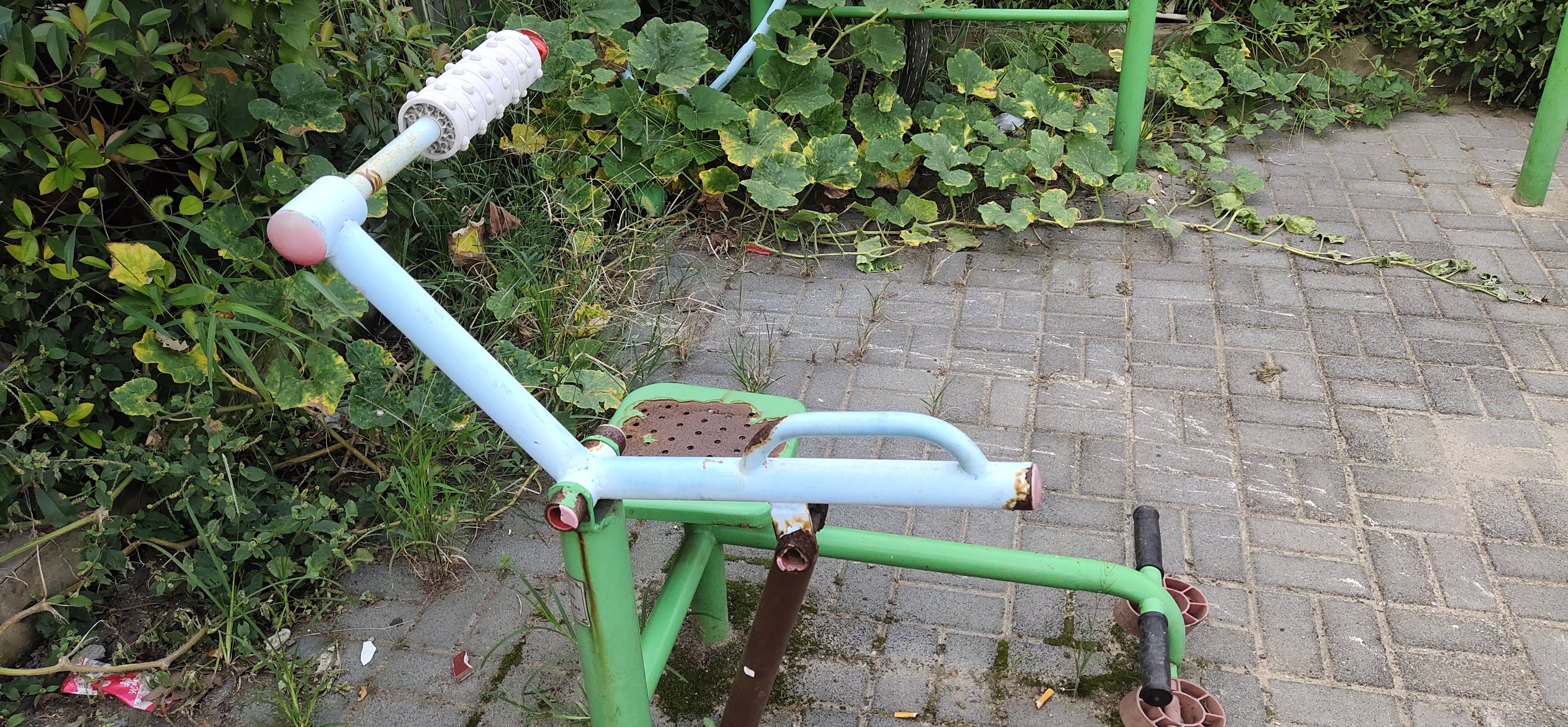 腹背鍛煉器