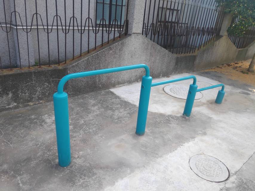 彈震壓腿器